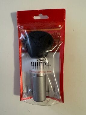 NIP Daily Mirra  Stand-Up Powder Brush Powder Application